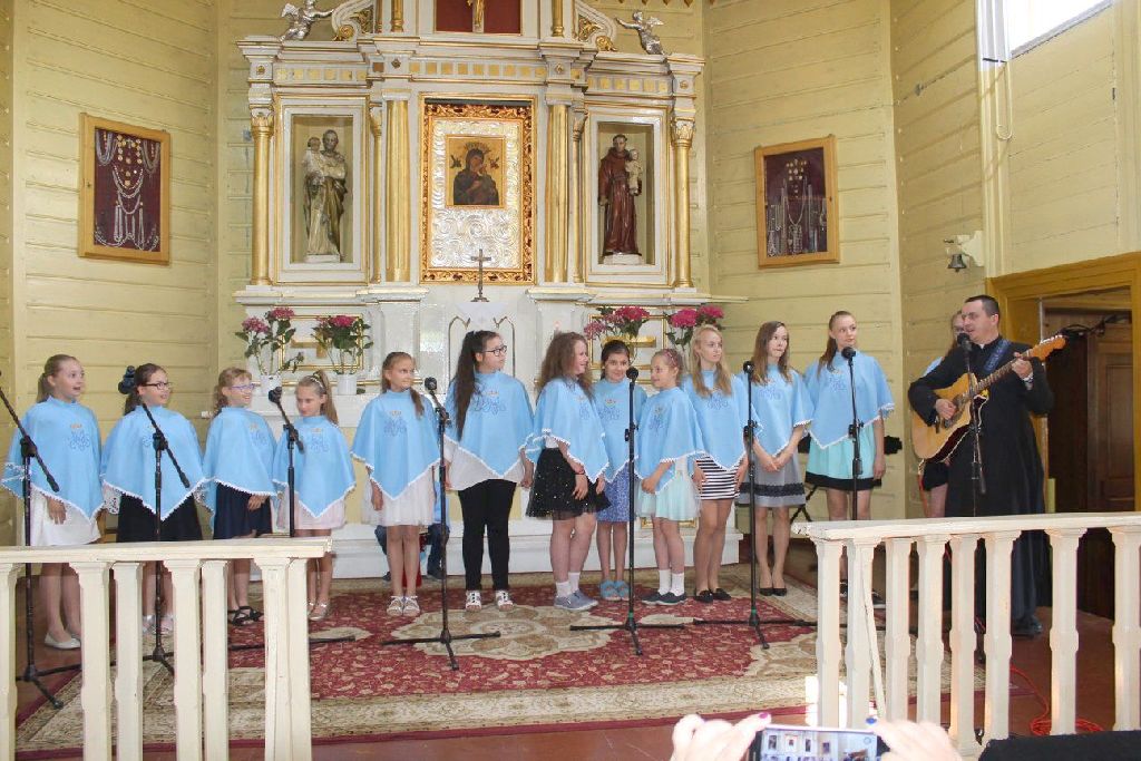Pierwszy dzień przesłuchań VIII Międzypowiatowego Festiwalu Pieśni i Piosenki Maryjnej