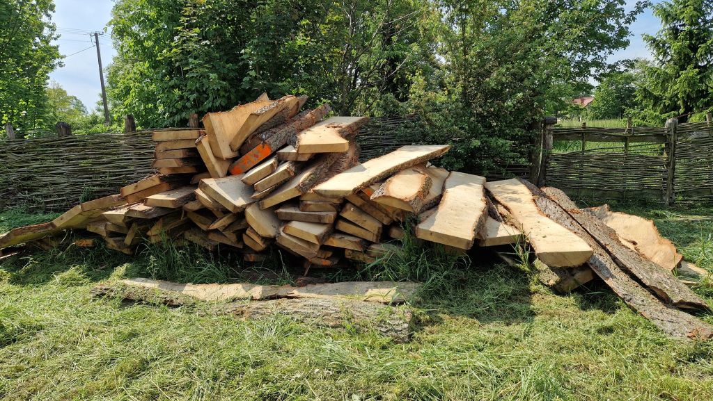 Materiał dostarczony, a prace powoli ruszają.